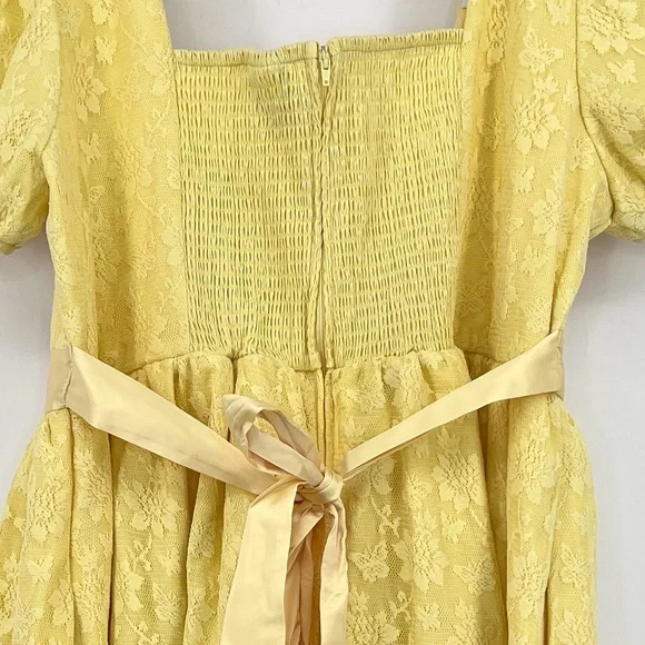 Her Universe Bridgerton Penelope Featherington Dress yellow lace NWT - Picture 9 of 11
